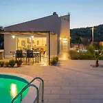 Stunning Home In Dograde Dom wakacyjny Dograde