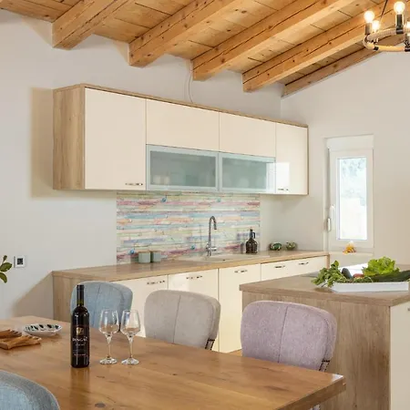Stunning Home In Dograde Dom wakacyjny Dograde