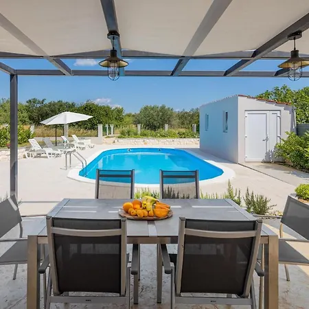 Stunning Home In Dograde Dom wakacyjny Dograde