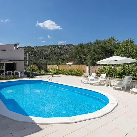 Stunning Home In Dograde Dom wakacyjny *