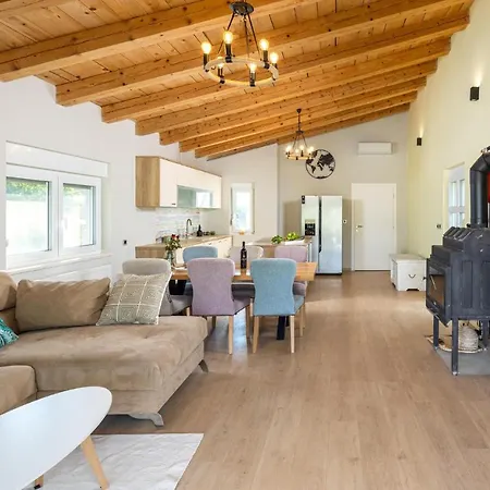 Stunning Home In Dograde Dom wakacyjny Dograde